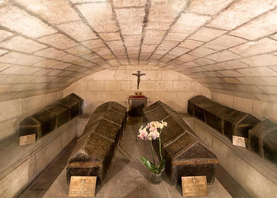 Granada: Cathedral, Royal Chapel & 5 Monuments Combo Ticket - Sacromonte Abbey: spiritual mood on a hilltop