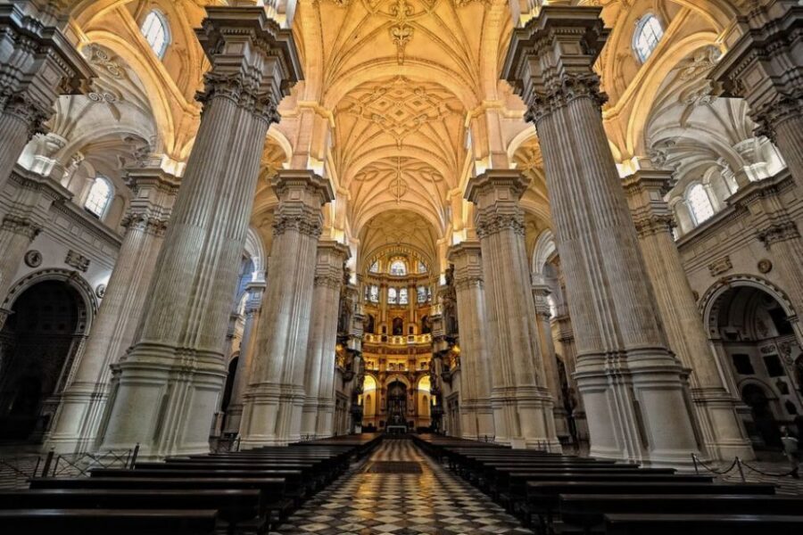 Granada: Cathedral & Royal Chapel Skip the Line Tour - Plaza Isabel la Católica: your simple starting point (and why it matters)
