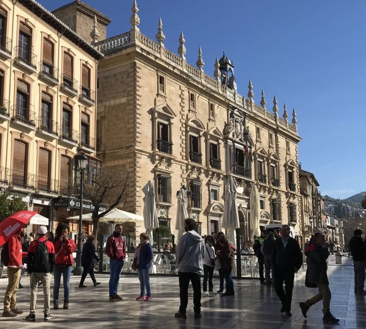 Granada: City center and Albaicin Private Tour - Albaicín and the Alhambra view: the moment you’ll plan for