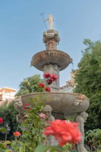 Granada Citycenter&Albayzin - Plaza Isabel la Católica start: getting your bearings before Albayzín turns steep