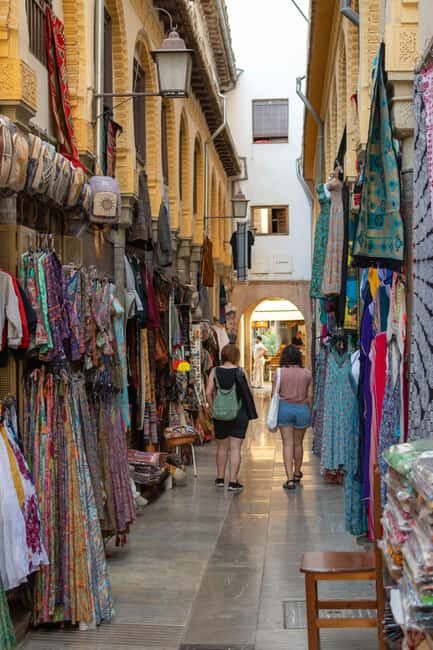 Granada Citycenter&Albayzin - Corral del Carbón: the rare Nasrid-period alhóndiga stop