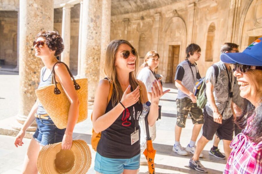 Granada: Combo Alhambra, Albaicín, and Sacromonte Tour - Where to meet: Access Pavilion vs. Plaza Santa Ana