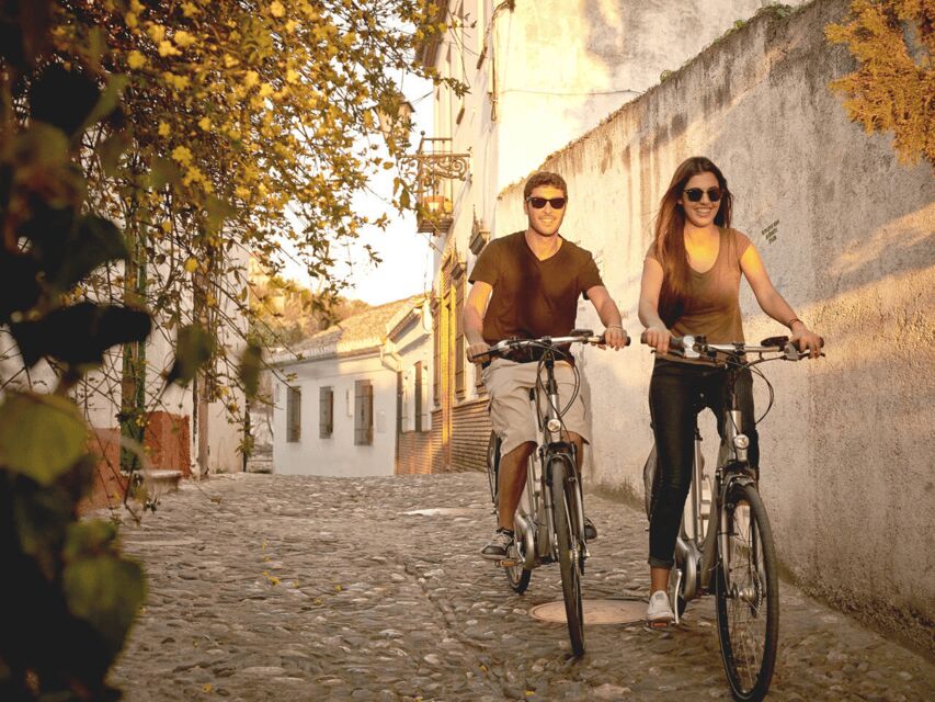 Granada: Electric Bike Tour of Albayzin and Sacromonte - Timing, safety, and what to bring (so you’re comfy the whole ride)
