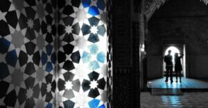 Granada: Fast-Track Alhambra & Nasrid Palaces Guided Tour - Choosing Your Tour Style: Private, Small Group, or Regular Group