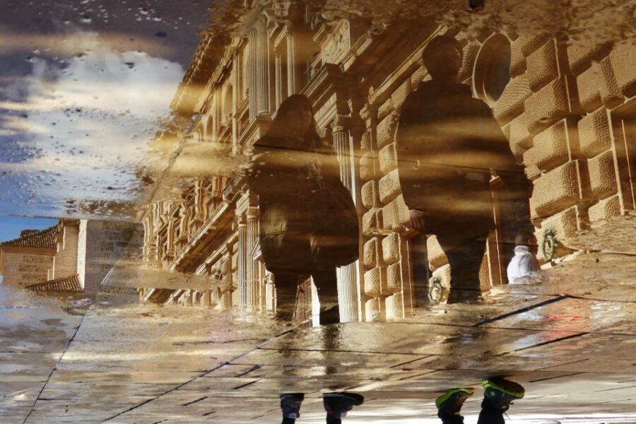 Granada: Fast-Track Alhambra & Nasrid Palaces Guided Tour - Alcazaba and the Fortress Feeling: Why It Changes the Mood