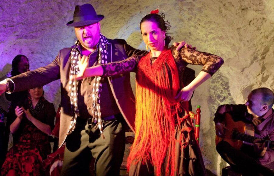 Granada: Flamenco Show at Templo del Flamenco with Drink - Meeting Points in Albaicín: Where to Go So You Don’t Waste Time