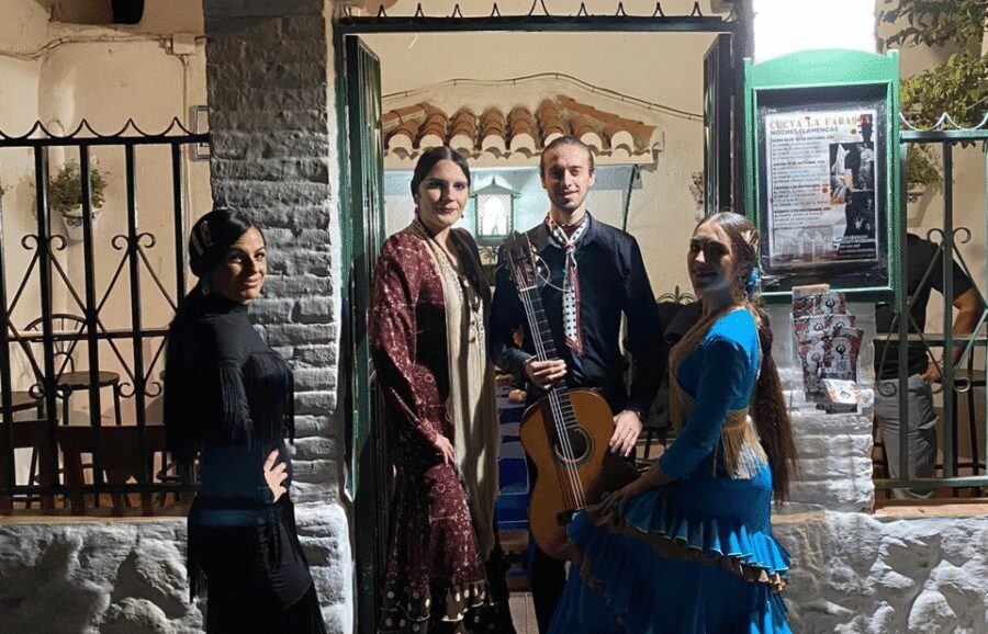 Granada: Flamenco Show in the Cave LA FARAONA - What $23 gets you: one hour of flamenco, minus the extras