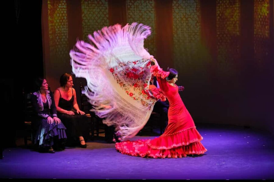Granada: Flamenco Show "Sensaciones" at the Flamenco Theater Granada - Inside the Room: What an Intimate Flamenco Theater Really Means