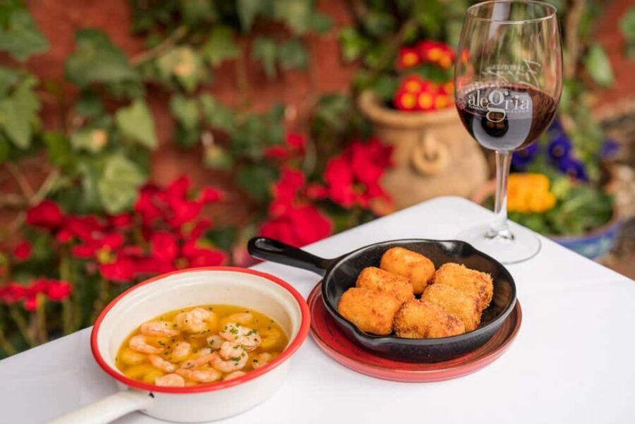 Granada: Flamenco Show with Dinner at Jardines de Zoraya - Seating: book early if you want a great view