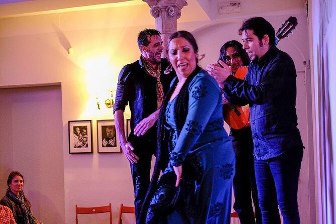 Granada Flamenco & Tapas Tour - Small group energy: the up-to-10 traveler advantage