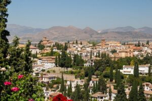 Granada full day: La alhambra completa + el Albaicin y Sacromonte - Generalife gardens: where the Alhambra’s tone becomes obvious
