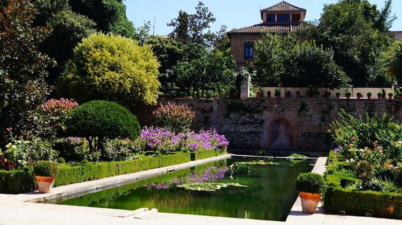 Granada: Gardens of the Alhambra and Generalife Regular Tour - The Story Stops: Medina Streets and a Franciscan Quiet Moment