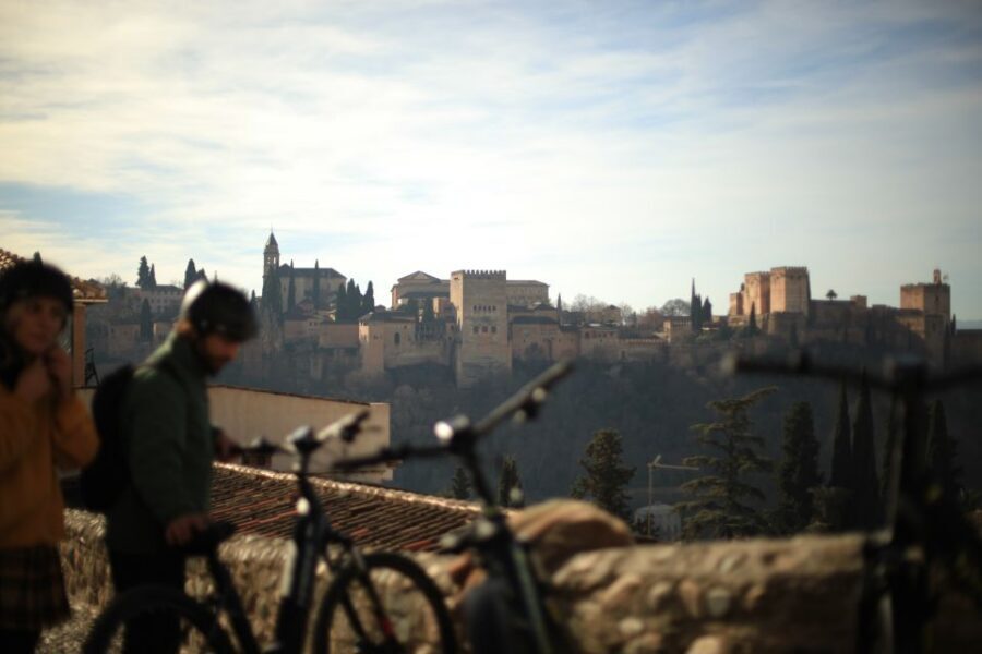 Granada: Highlights & Viewpoints eBike Tour with Tapas Break - Granada’s e-bike superpower: getting the views without the grind
