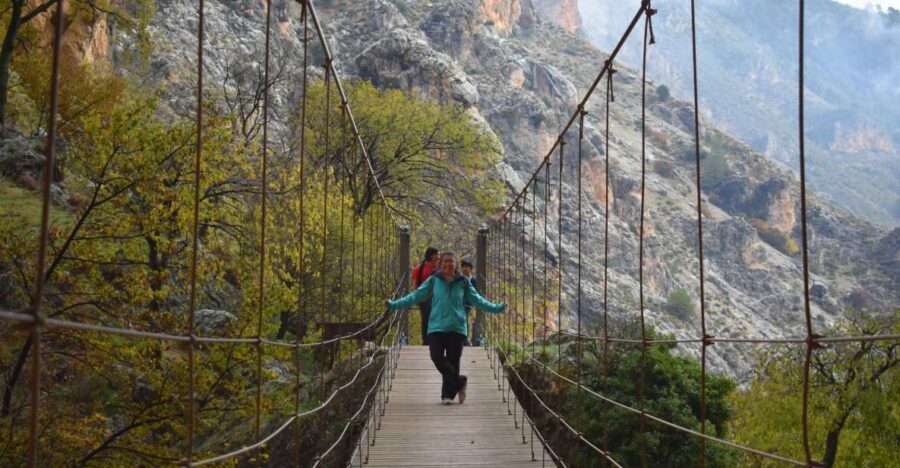 Granada: Hiking along the Gollizno route - Getting Out of Granada: the Olivares van ride and quick route orientation