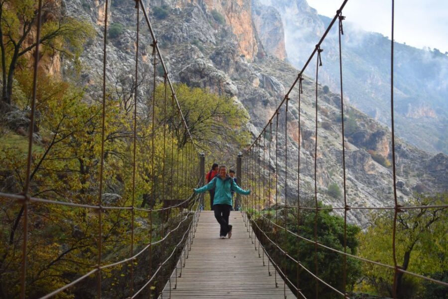 Granada: Hiking along the Gollizno route - Tajos de la Hoz gorge: suspension bridges and that wow-you’ll-remember view