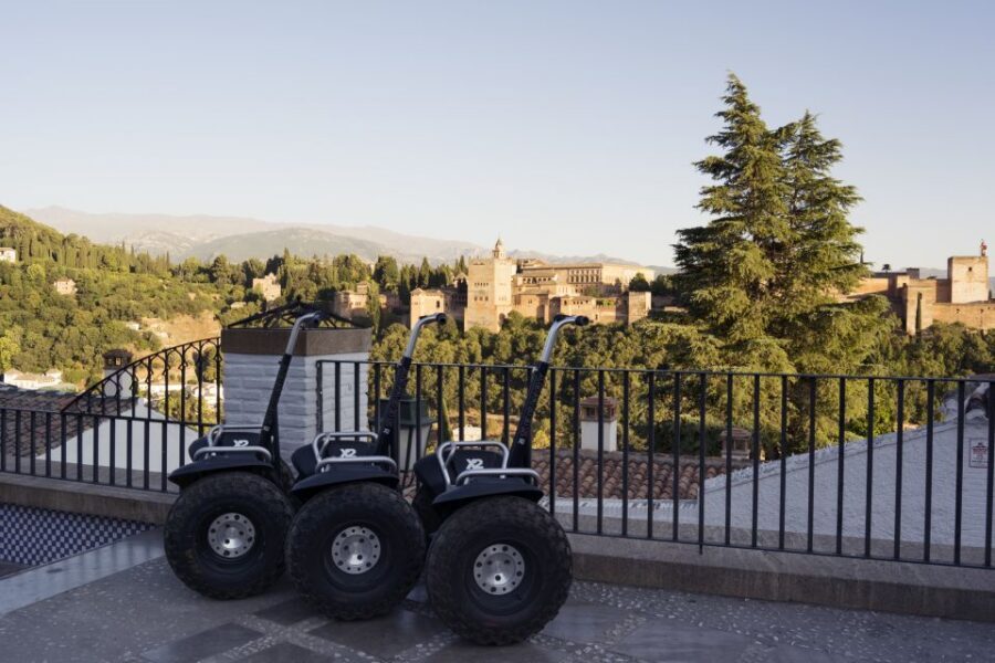 Granada: Historical City Center Guided Segway Tour - Albaicín narrow lanes and the Mosque area
