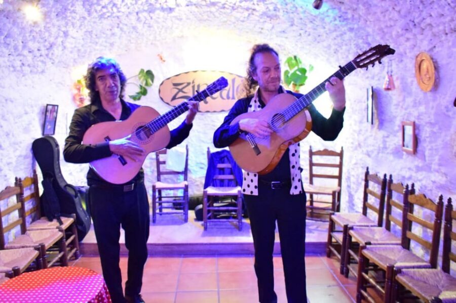 Granada: Live Flamenco Show - The timing game: arrive early, but don’t panic