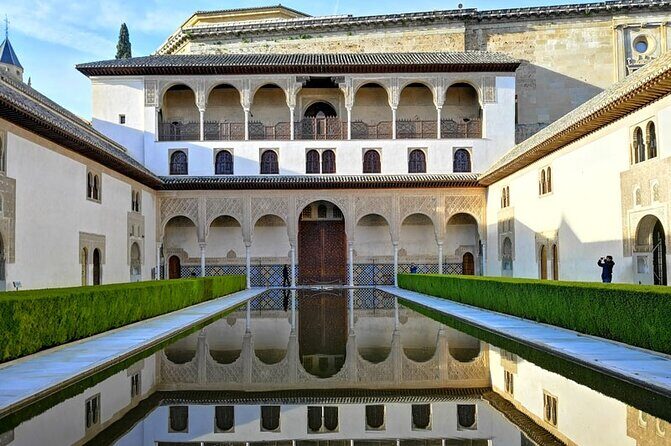 Granada Private Alhambra Tour includes Nazaries Palaces - Palace of Carlos V: Inside and Outside in 20 Minutes