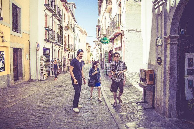 Granada Private Tapas & Walking Tour - Carrera del Darro and the Alhambra View Moment