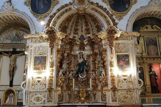 Granada: Royal Chapel and Granada Cathedral Guided Tour - The art historian guide: what you gain beyond the buildings