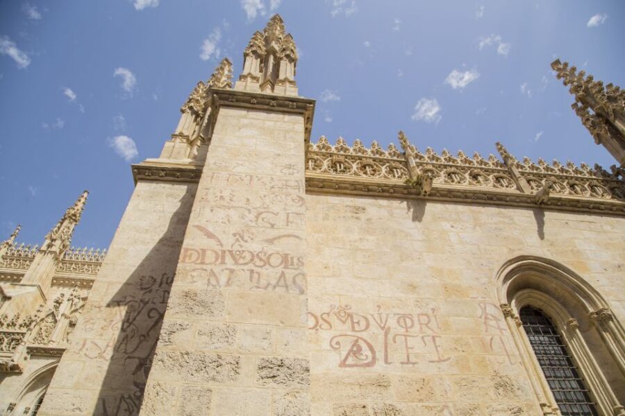 Granada: Royal Chapel and Historical Center Walking Tour - Royal Chapel: the royal tombs that anchor the whole tour