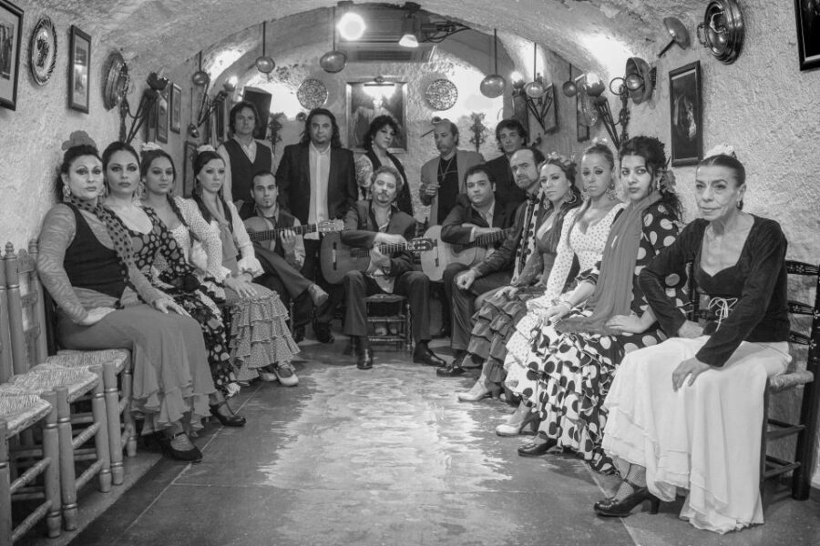 Granada: Sacromonte Caves Flamenco Show with Dinner - Timing in Granada: Fitting It Into Your Day Without Stress