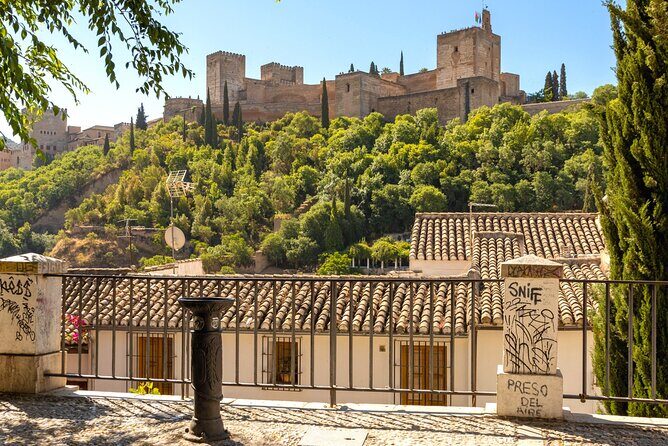 Granada Scavenger Hunt and Sights Self-Guided Tour - Route Overview: The Granada Loop You’ll Follow
