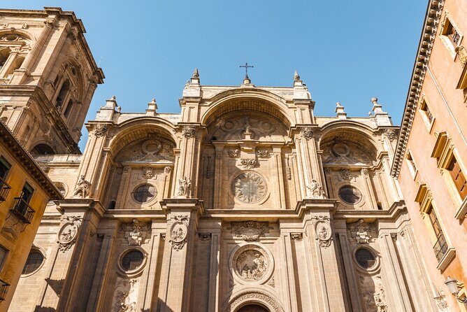 Granada Scavenger Hunt and Sights Self-Guided Tour - Corral del Carbón: A Breather Stop With a Puzzle Rhythm