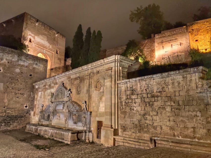 Granada: Sunset Legends of the Alhambra Guided Tour - Gate of Justice: where the guide sets the story tone