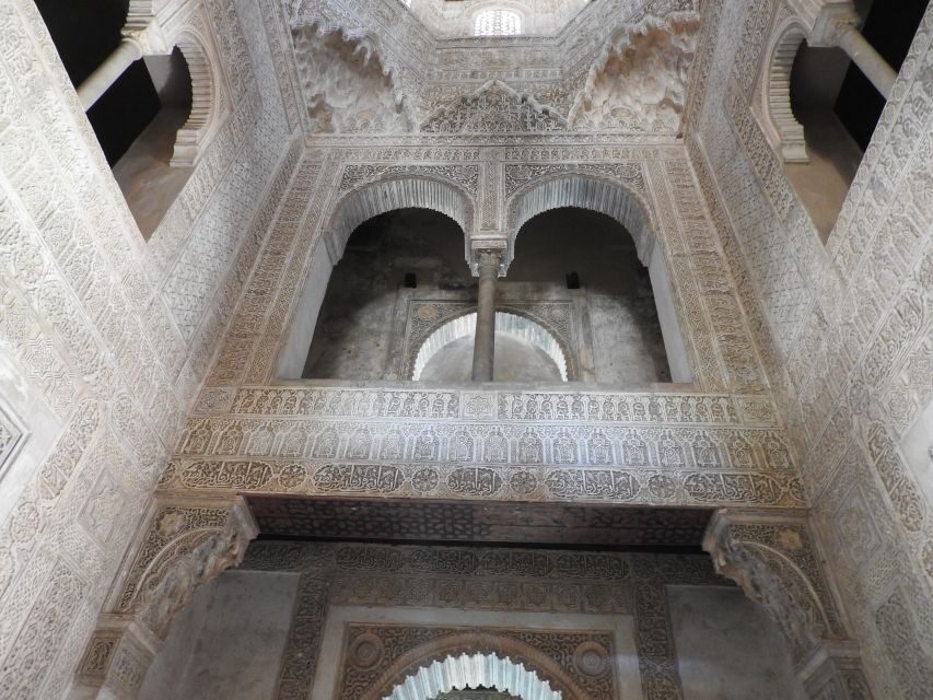 Granada: Sunset Legends of the Alhambra Guided Tour - Price and value: is $41 a smart use of your time?