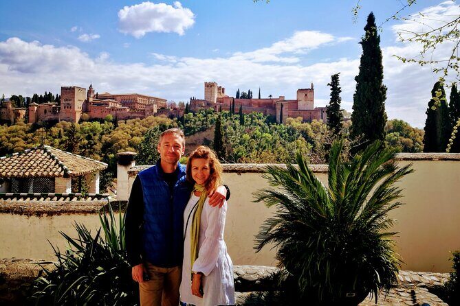 Granada Tapas Trail & Gypsy Flamenco Show - How the guide shapes the night (and what to listen for)