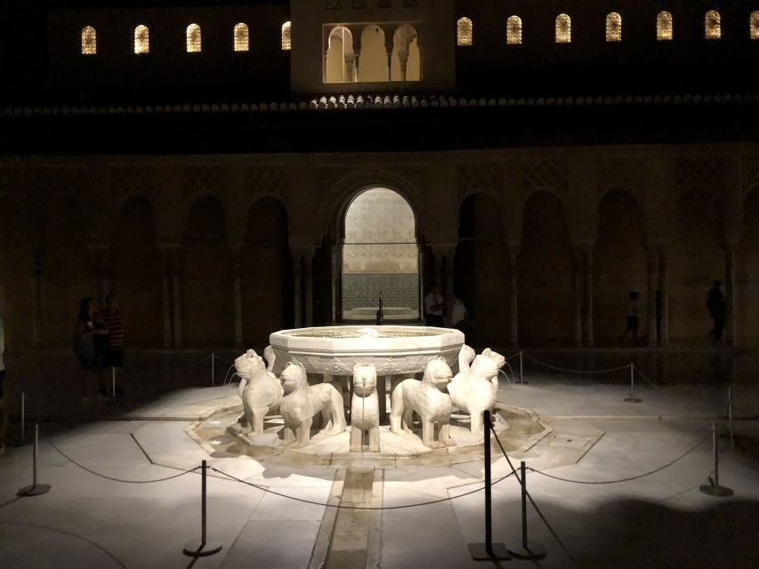 Granada: The Alhambra and Nasrid Palaces Guided Night Tour - Key things to know before you go
