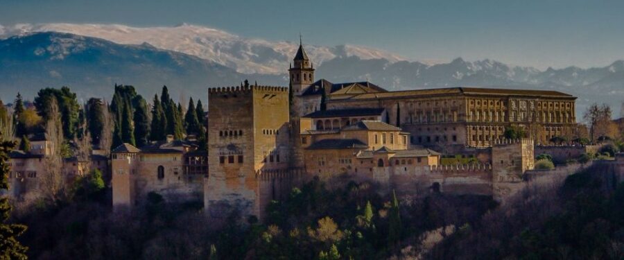 Granada: The Alhambra and Nasrid Palaces Guided Night Tour - From fragrant gardens to the Mexuar and Comares palaces