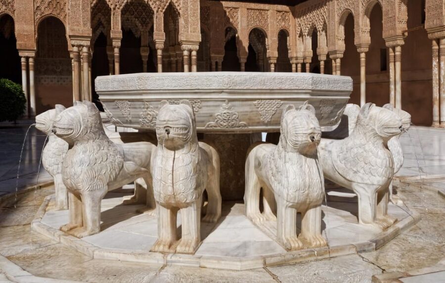 Granada: Tour of Alhambra, Generalife, and Nasrid Palaces - Who should book this Alhambra tour?
