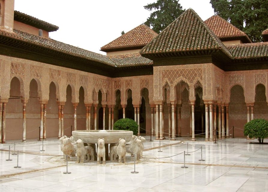 Granada: Tour of Alhambra, Generalife, and Nasrid Palaces - Meeting at P.º de la Sabica: start where it’s easiest