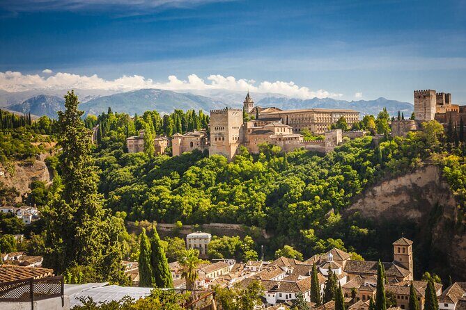 Granada, Visit Alhambra with Nasrid palaces, gardens and Alcazaba - Key things that make this tour worth your time
