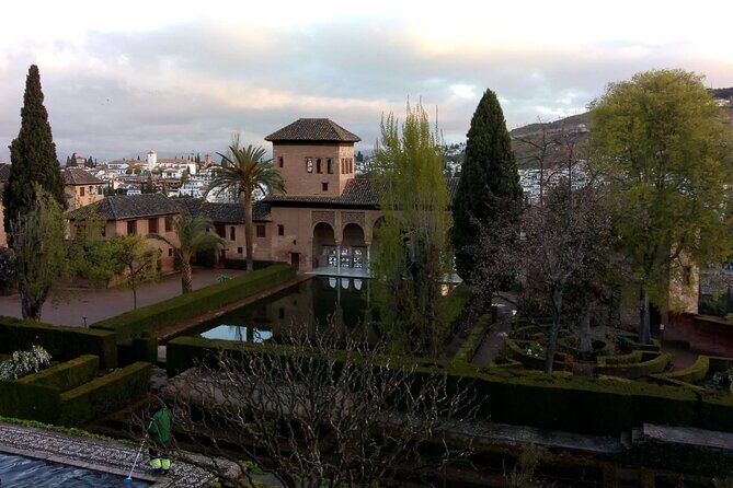 Granada, Visit Alhambra with Nasrid palaces, gardens and Alcazaba - Generalife gardens: water staircase, fountains, and palace calm