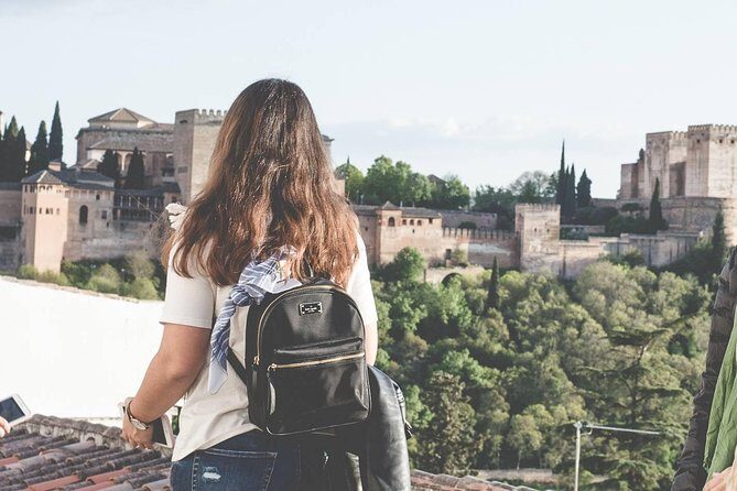 Granada's Hidden Treasures: Albayzin and Sacromonte Walking Tour - Where you meet and how the 2-hour rhythm feels
