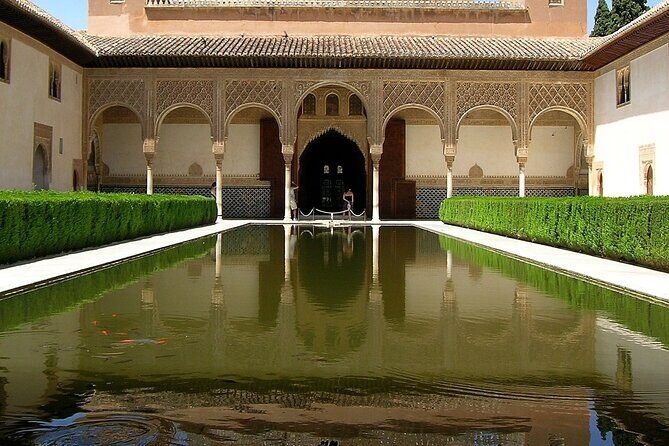 Guided tour of La Alhambra with tickets included - Key things to know before you go