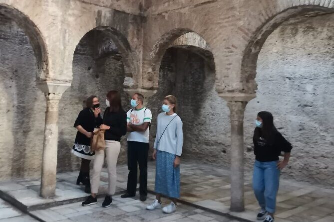 Guided tour The Nasrid Life - Inside Arab Houses and Nasrid Spaces: What to Notice