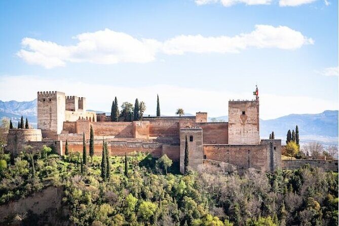 Guided tour to Alhambra with Generalife, Alcazaba and Carlos V - Key highlights you’ll actually feel during the tour