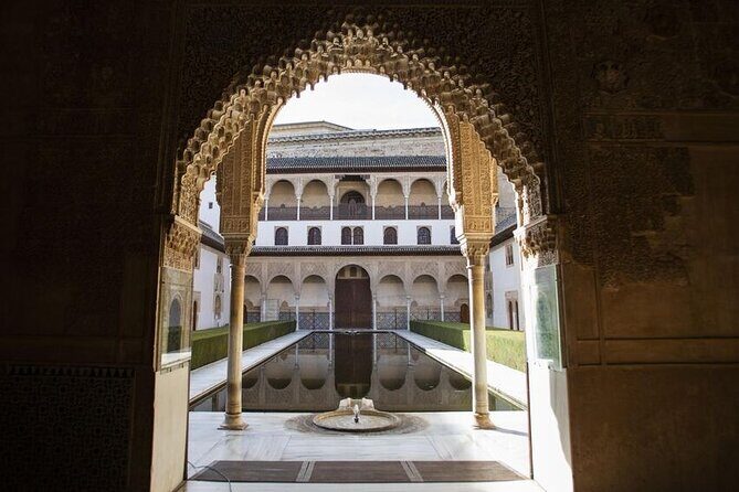 Guided Walking Tour of the Alhambra in Granada - Granada’s Alhambra, planned as a walk (not a scavenger hunt)