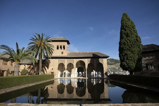 Guided Walking Tour of the Alhambra in Granada - Stop 3: Generalife—summer palace, gardens, and water play