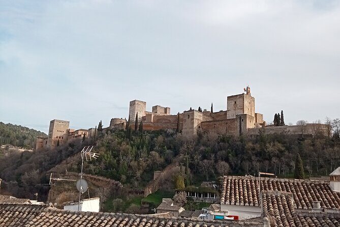 Guided Walking Tour with Panoramic Views and Terraces of Granada - Start at U-Sense Granada Centro: Why Plaza Bib-Rambla Is a Smart Launchpad