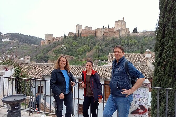 Guided Walking Tour with Panoramic Views and Terraces of Granada - Plaza Bib-Rambla: 40 Minutes to Actually Look at Granada