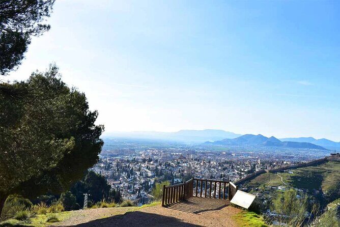 Hiking in the natural park on the outskirts of the Alhambra - Key highlights at a glance
