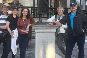 Jewish Tour in Granada - Plaza de Isabel La Catolica: the reconquista story starts with two icons