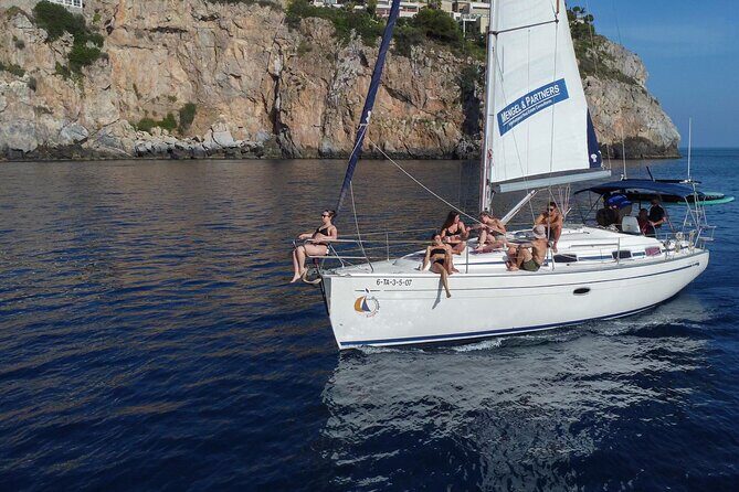 La Herradura: Sailboat with a view of dolphins-Shared - La Herradura in a Nutshell: What You Really Get