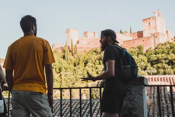 Night Adventure Tour, Play Granada Original - Stop 3: Mirador de San Nicolas for the famous night angle