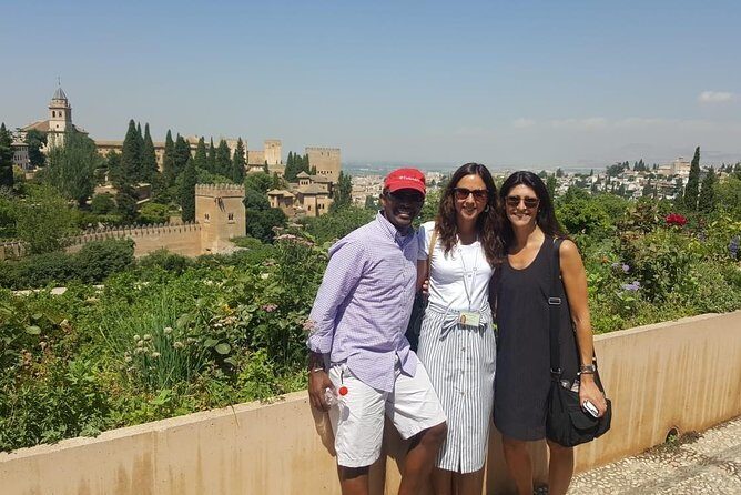 Private Alhambra Highlights Tour Including the Nasrid Palaces - Generalife Palace: the water-and-shadow escape you’ll remember
